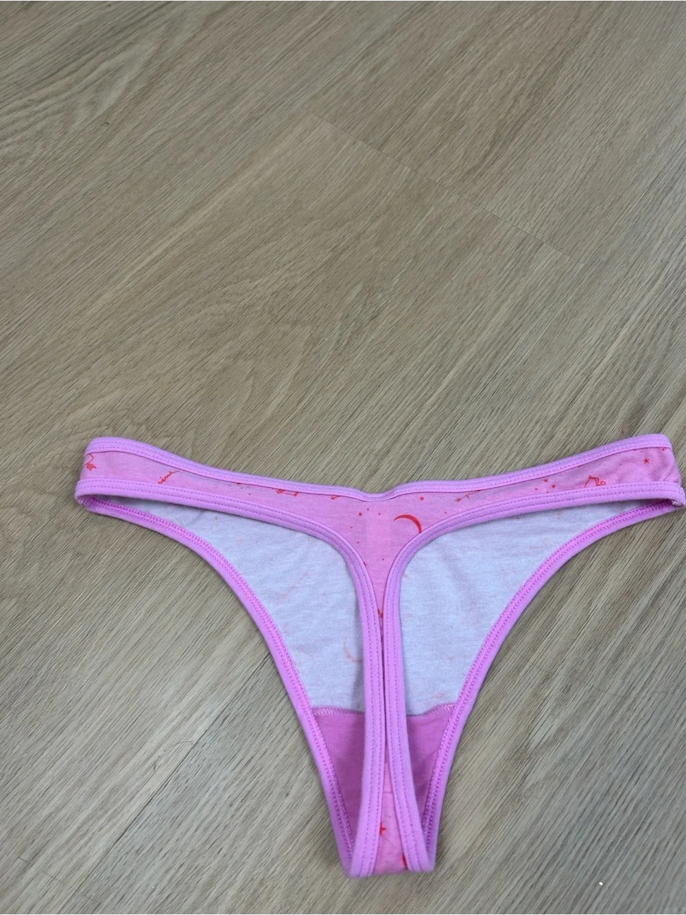PINK Victoria’s Secret Thong Panty M